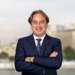 أشرف أبو الخير