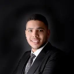 عمر مؤنس
