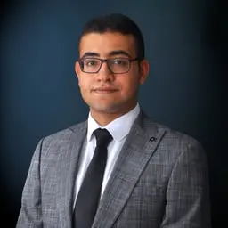 عمر طلعت